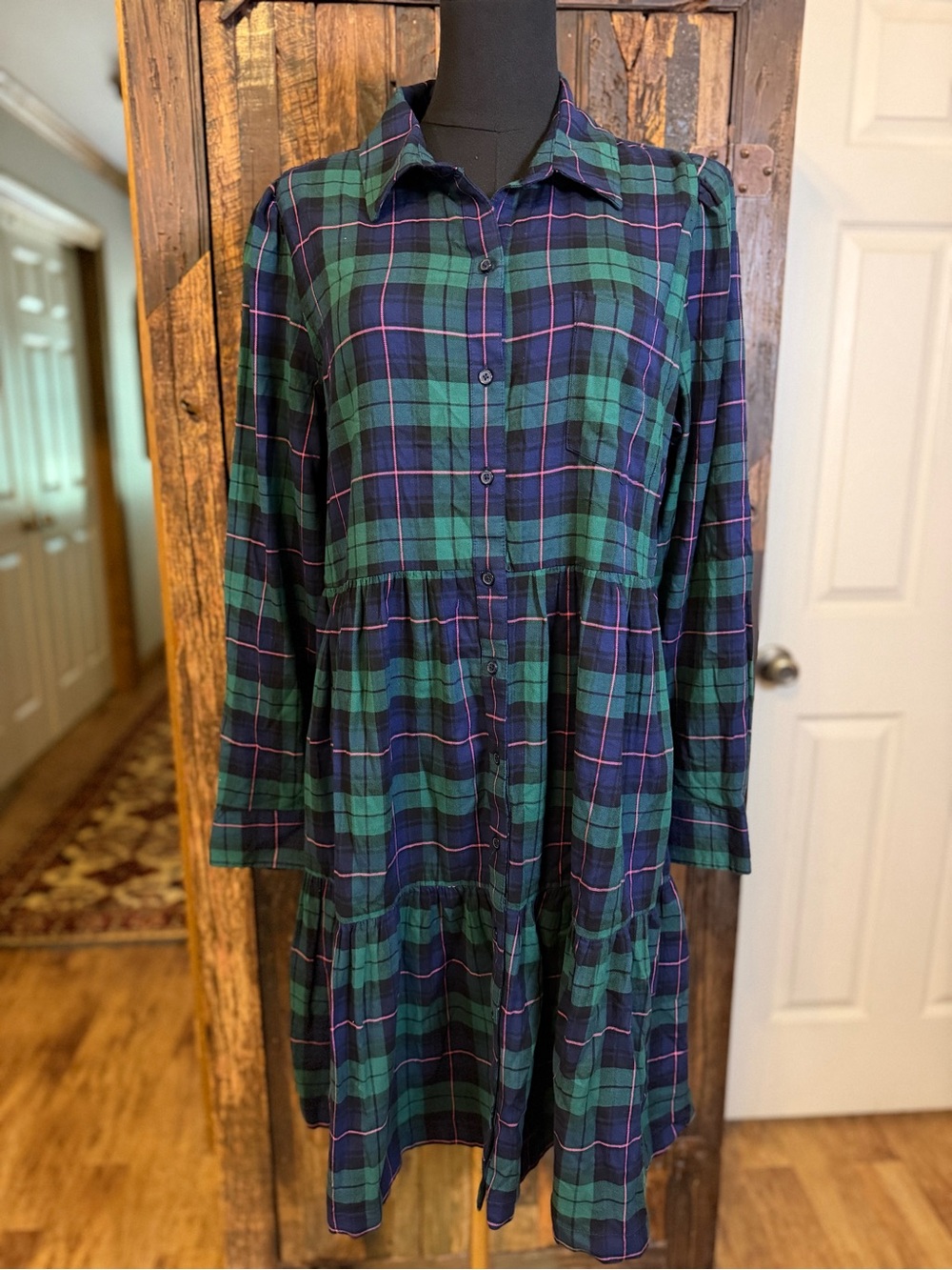 Crown & Ivy Womens L Plaid Tiered Shirt Dress Green Navy Pink preppy heritage